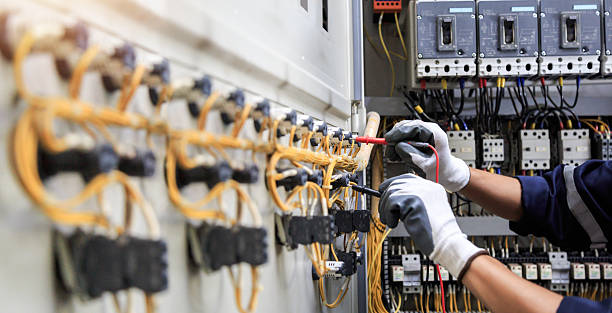 Professional Electrician technician working in Lauderdale, MN